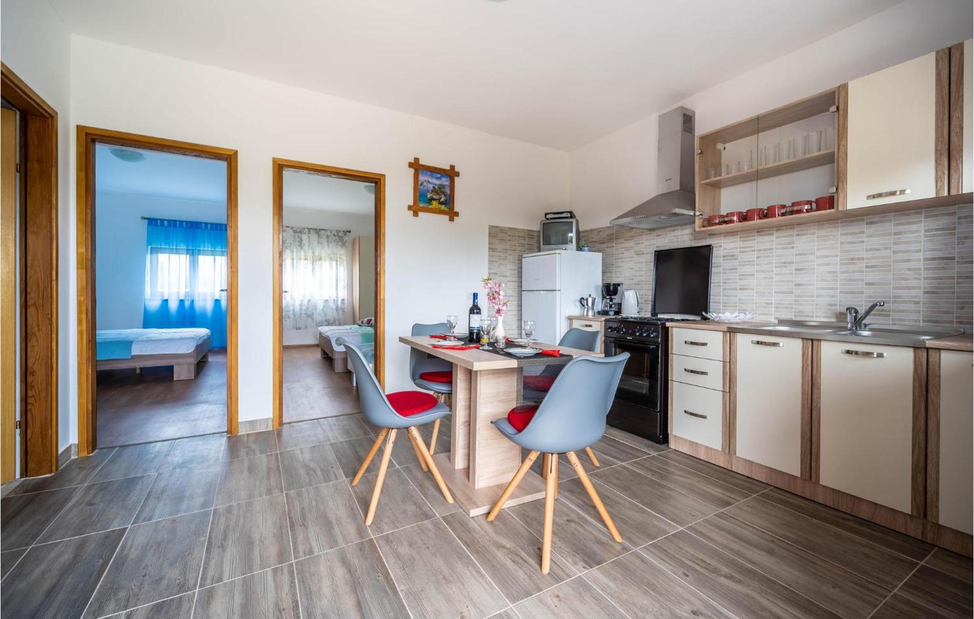 Amazing Apartment In Krnica With Kitchen Εξωτερικό φωτογραφία