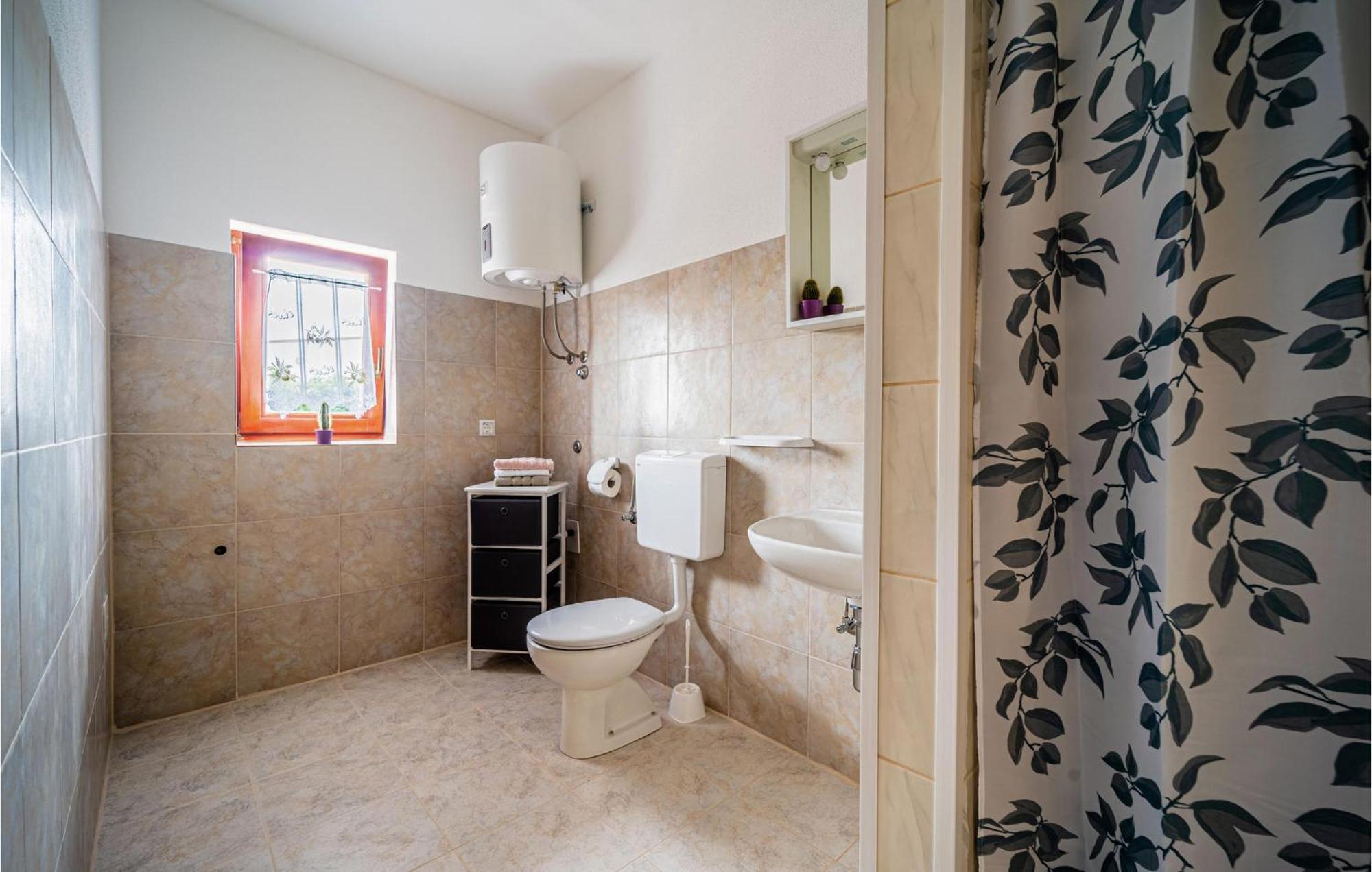 Amazing Apartment In Krnica With Kitchen Εξωτερικό φωτογραφία