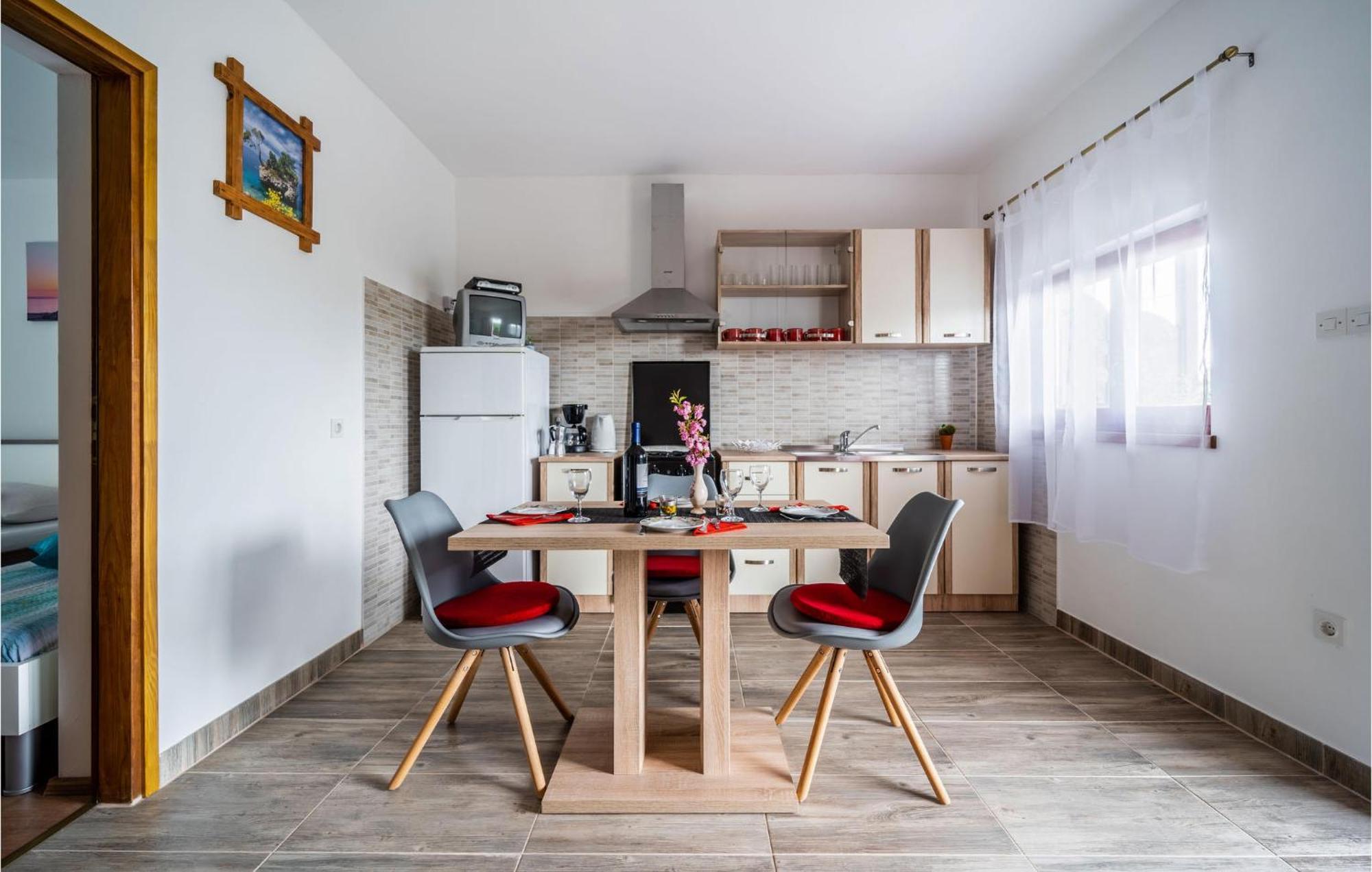 Amazing Apartment In Krnica With Kitchen Εξωτερικό φωτογραφία